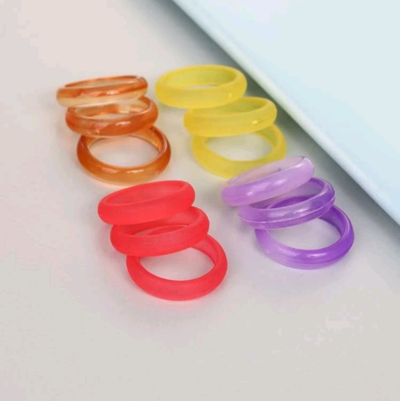 SET 4 pc Ring Set - Picture 2 of 3